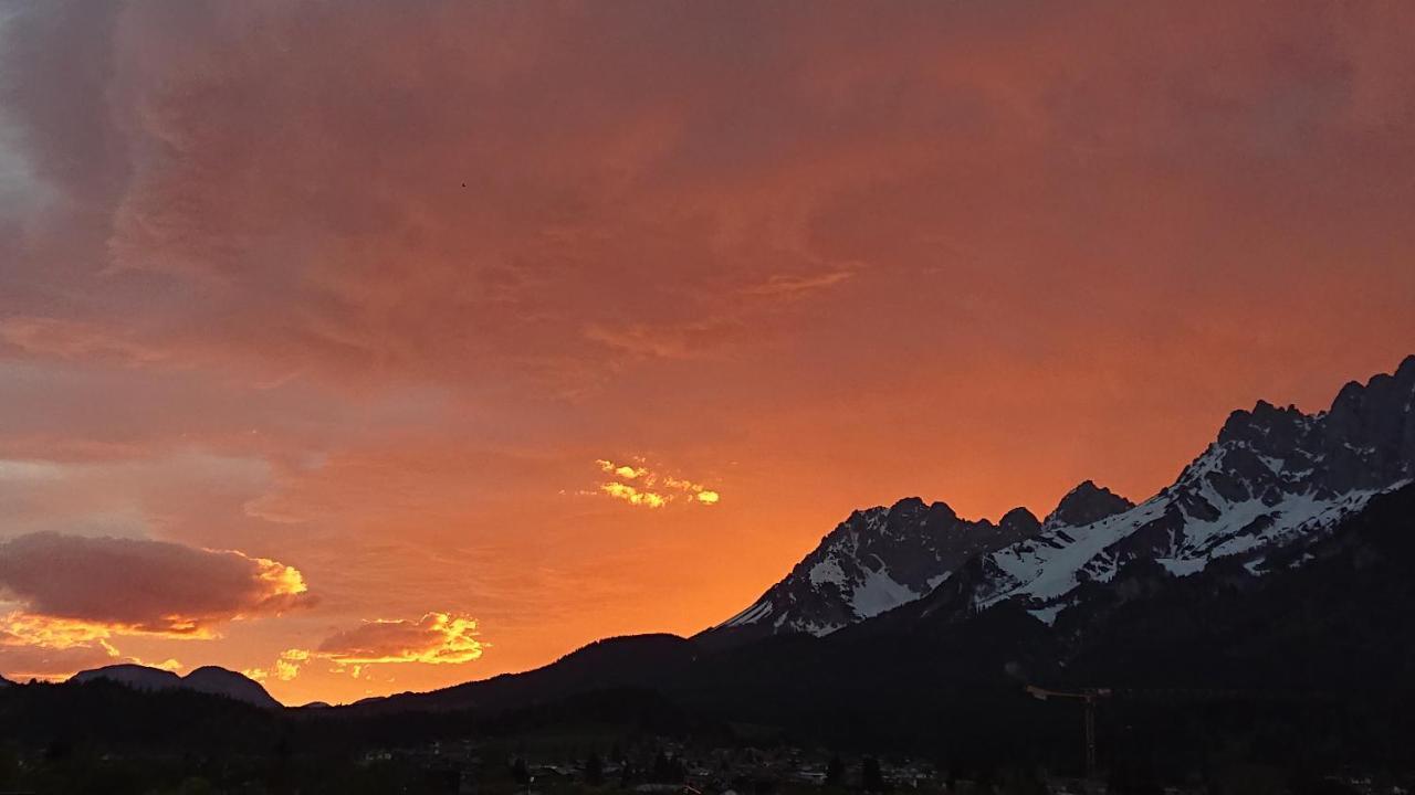 Exclusive Appartement Chalet Sankt Johann in Tirol Bagian luar foto